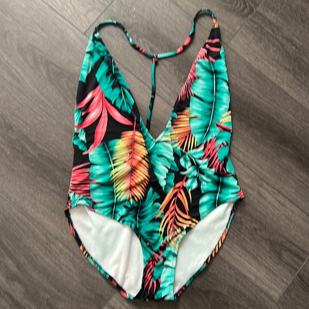 2/$10 Plunging neckline sexy one piece bathing swim suit tropical M fashion nova